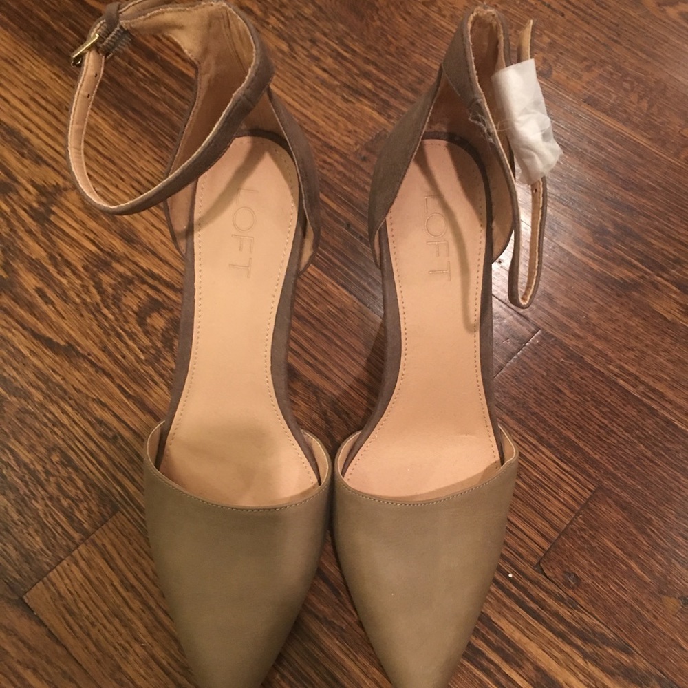 NWOT! LOFT Taupe High Heeled Ankle Strap open Pump